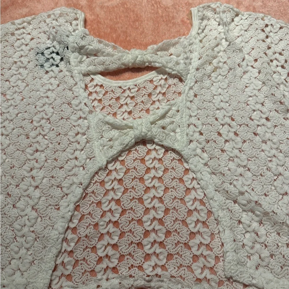 Crocheted Cropped Top with Open Back Bow Design - Picture 2 of 2